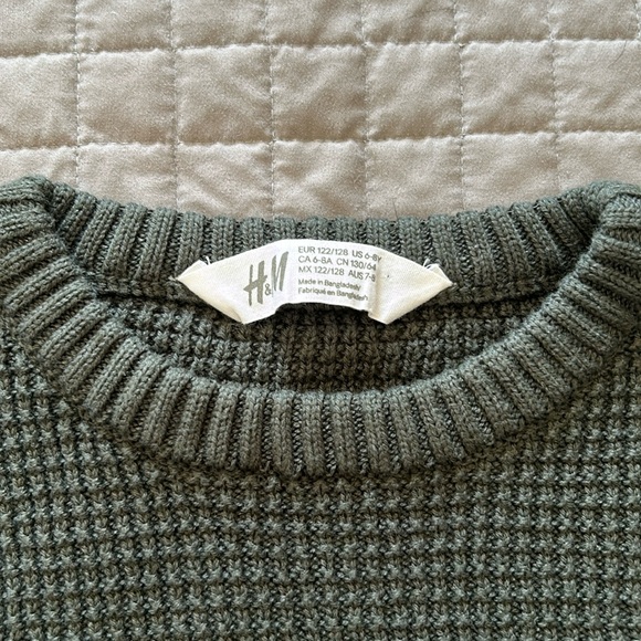 ⬛️ EUC - H&M Boys Gray Sweater - Picture 6 of 7